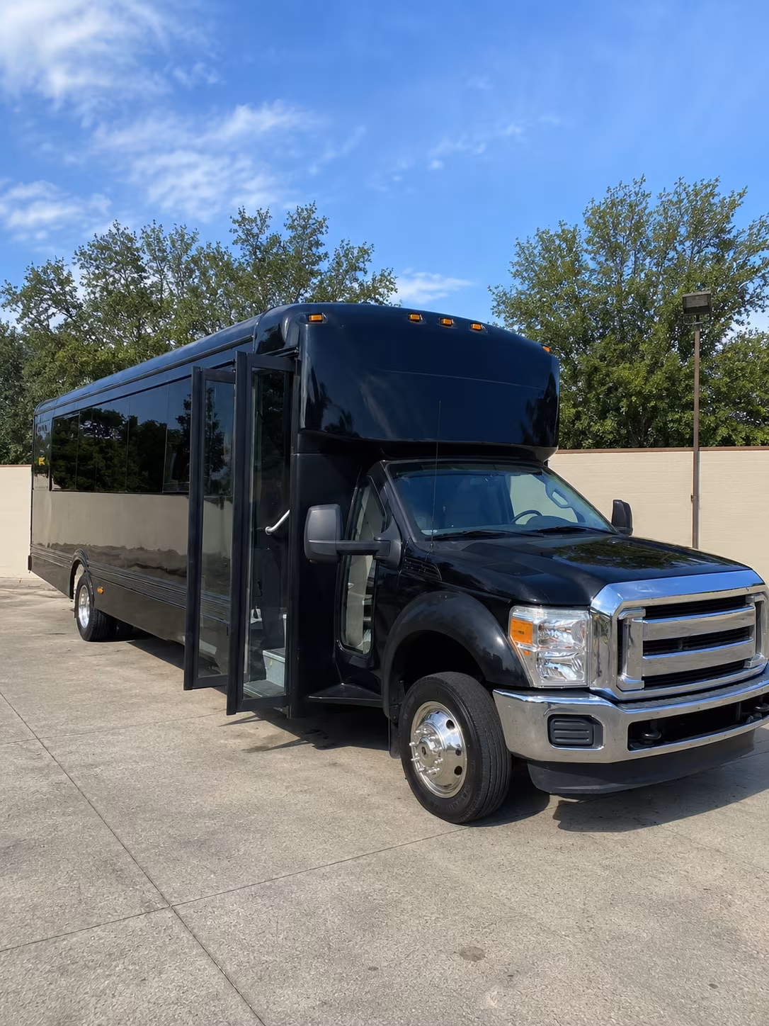 edison 20 passenger party bus