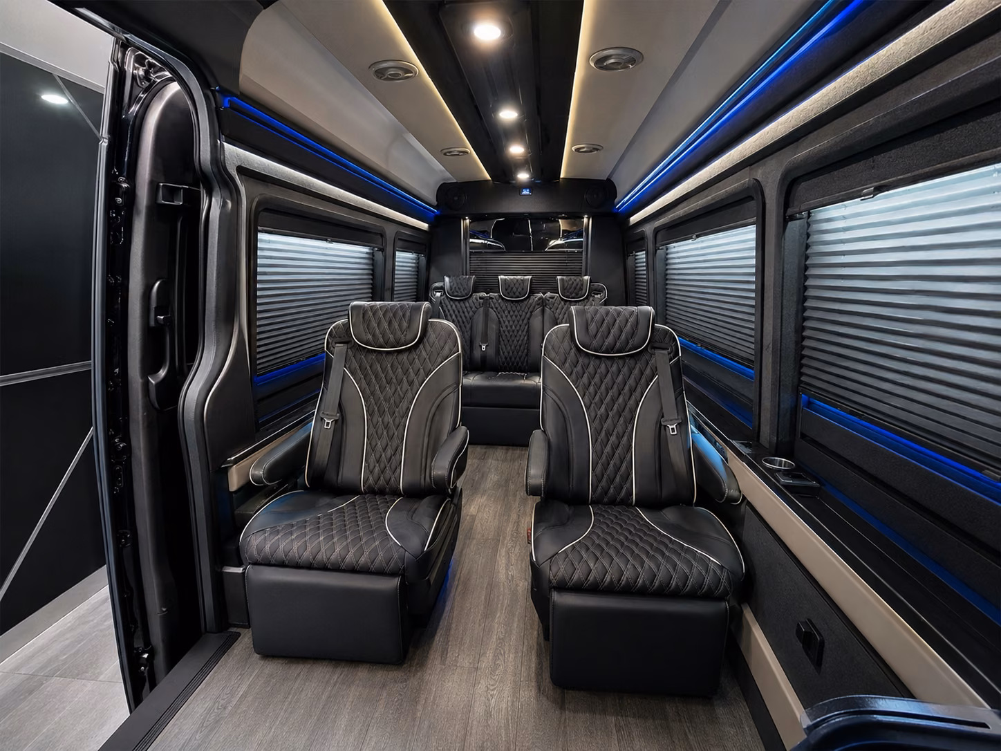 laguardia airport group transportation and bus rentals from edison