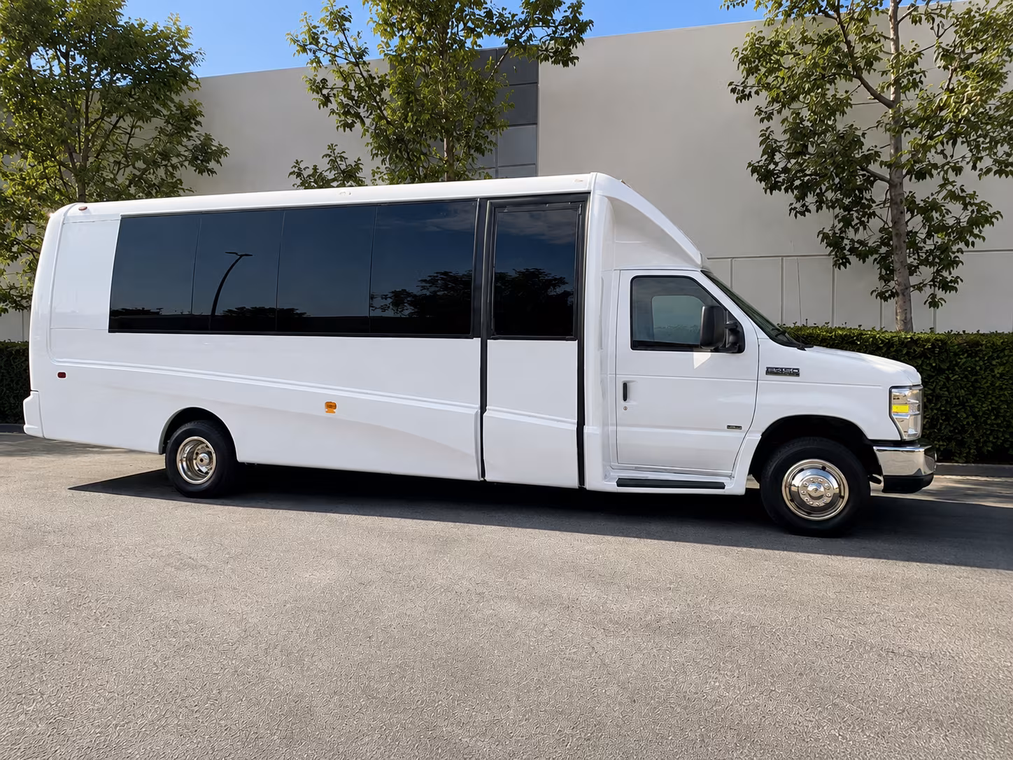 minibus rentals for smaller wine tour groups around hunterdon county
