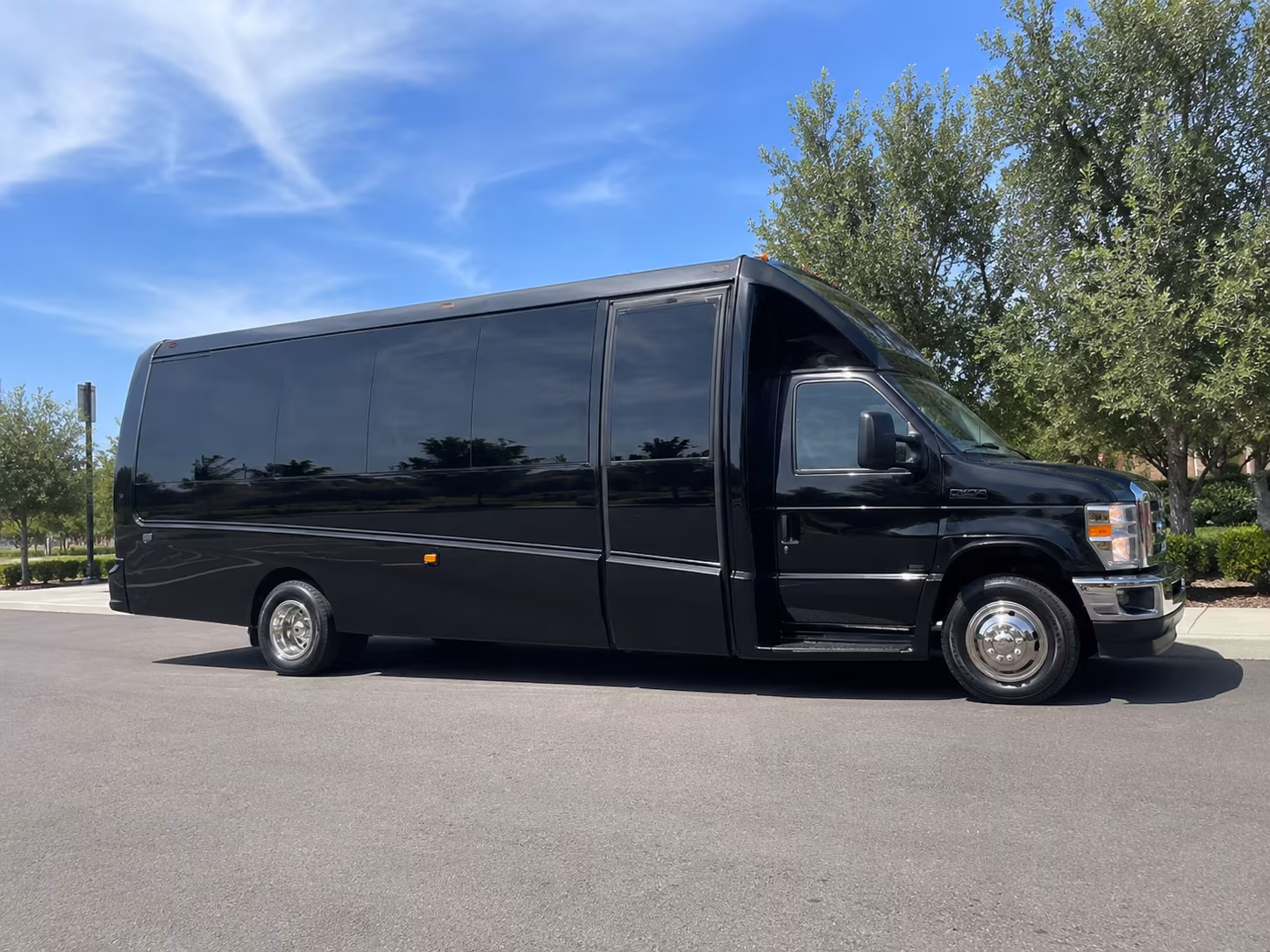 shuttle buses for groups heading to madison square garden